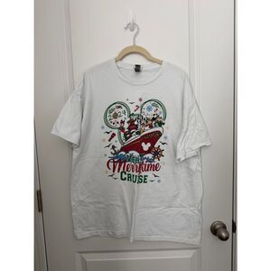 Gildan White Holiday 'Merritime Cruise' Short Sleeve Tee